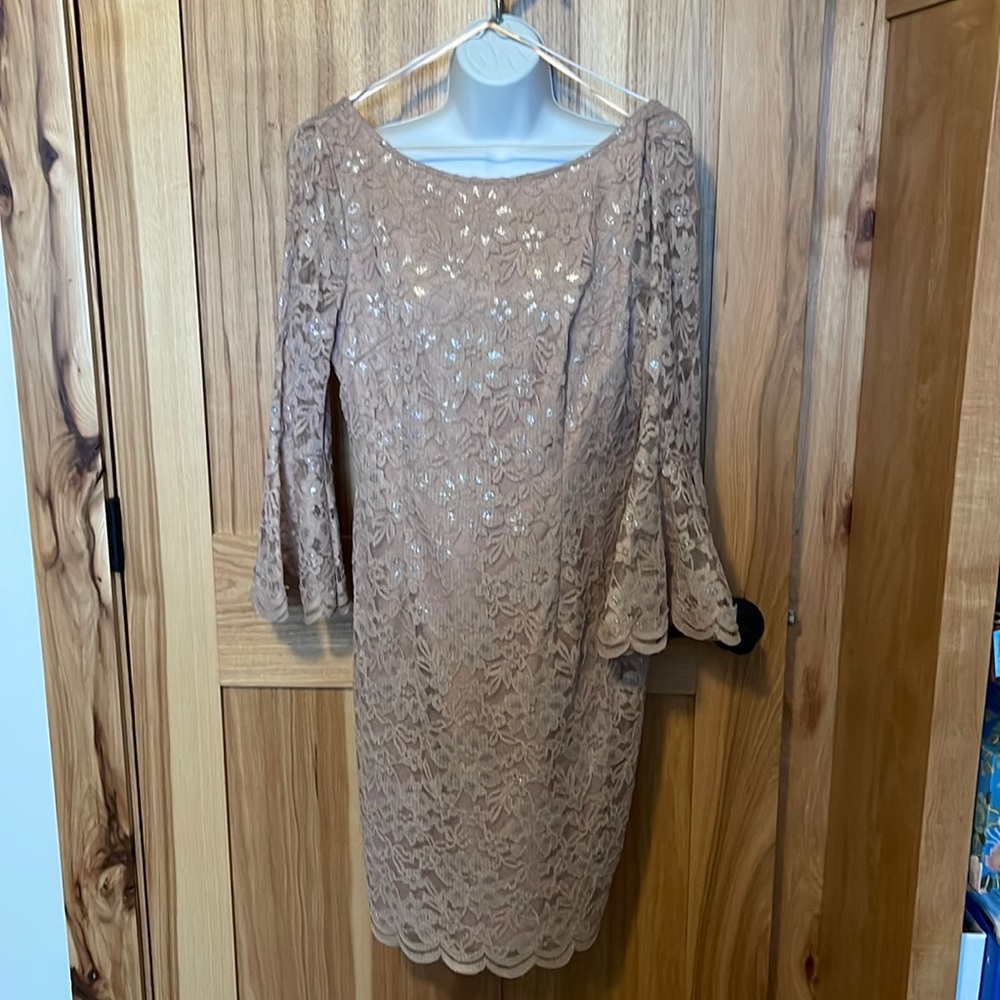 Jessica Howard mauve lace dress size 10